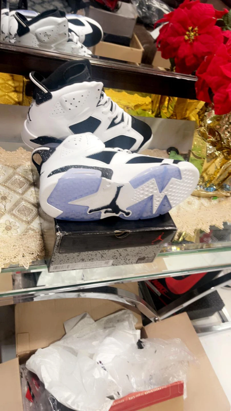 Air Jordan 6 Retro Sneakers Black White - photo 3