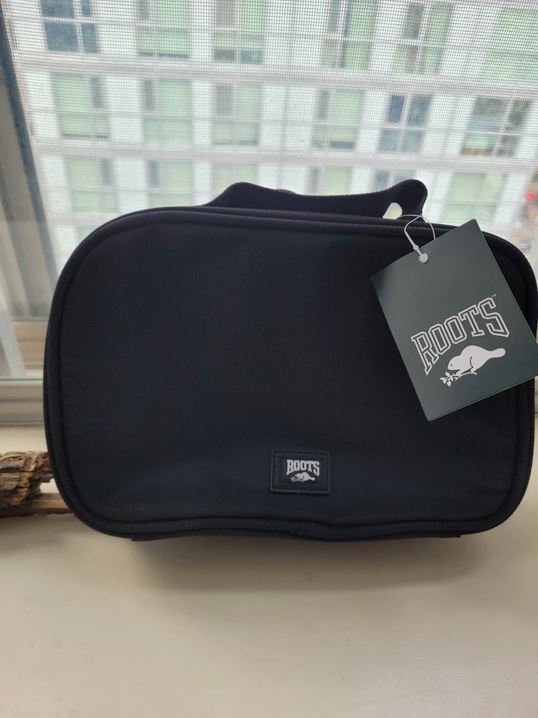New Roots hanging toiletry bag