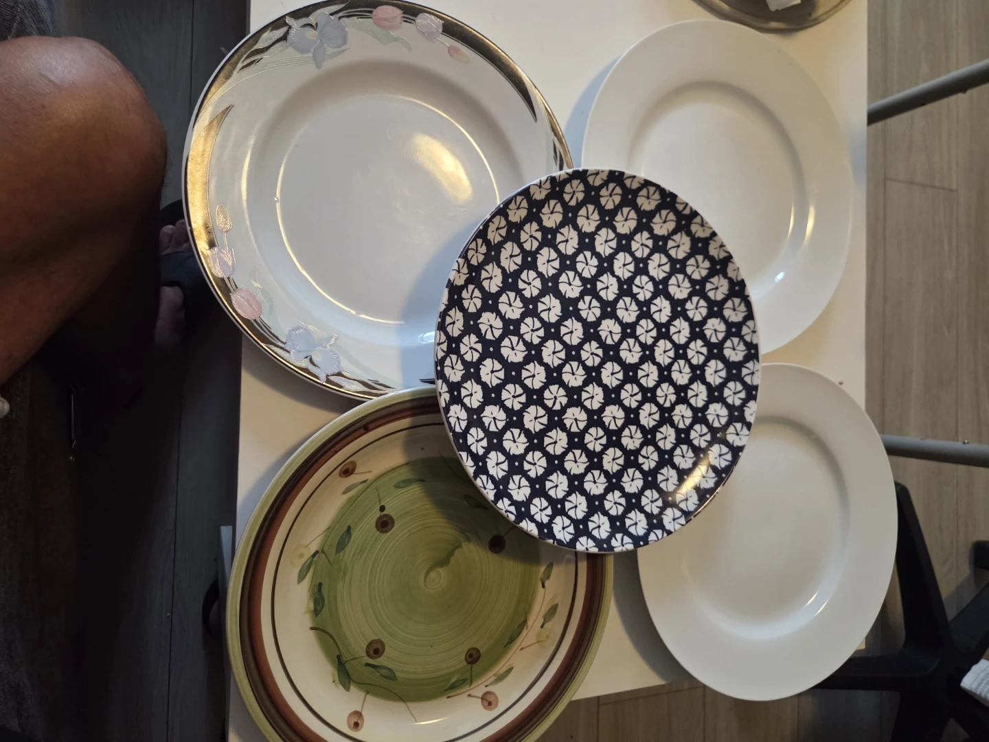 Assorted Dinner Plates - Set of 5