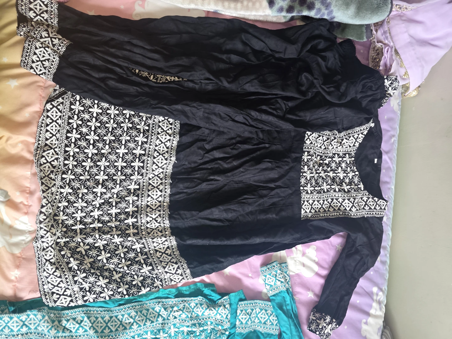 Two Embroidered Kurti Tops - photo 2
