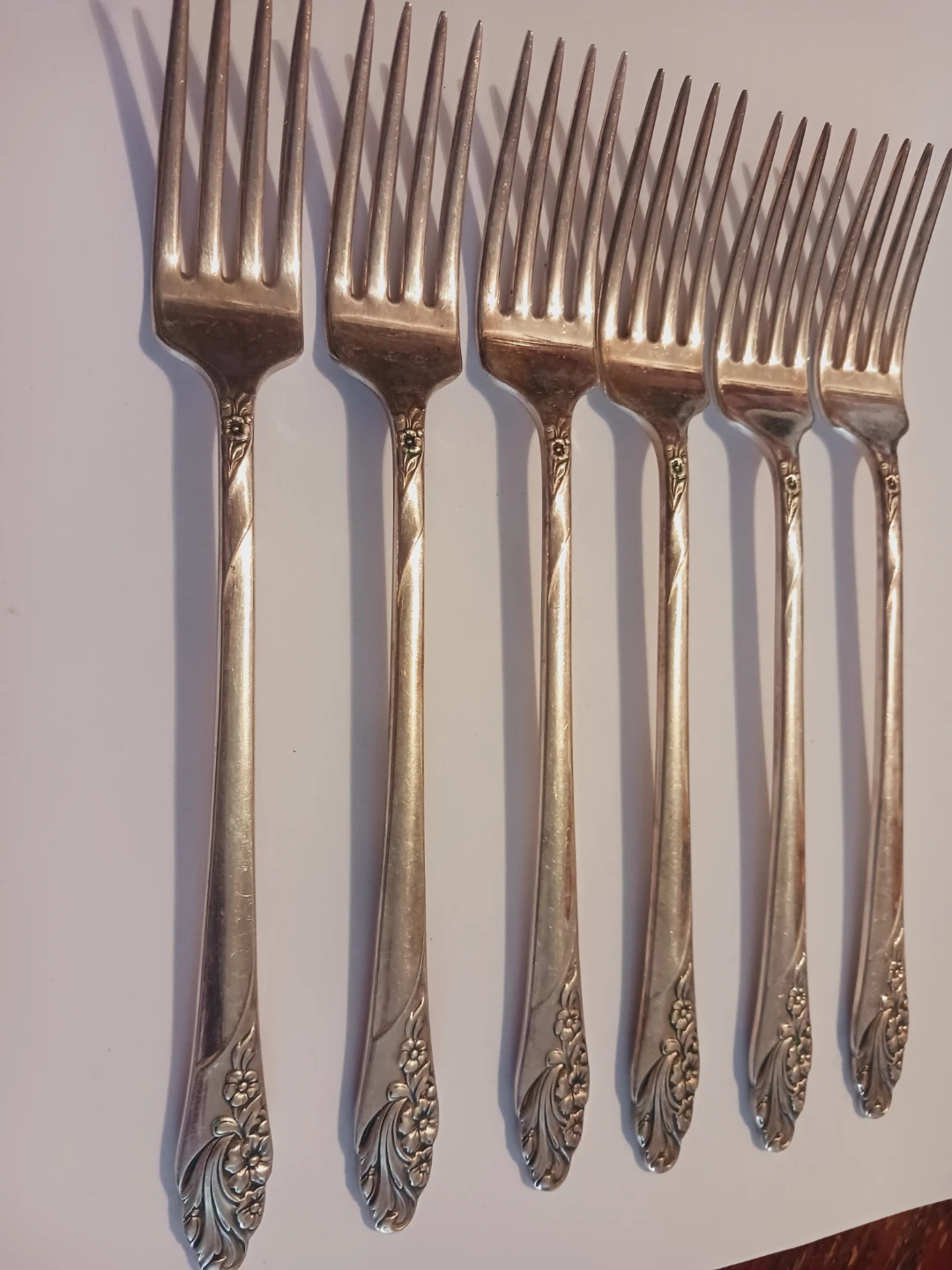 Set of 6 Oneida Community Silver-Plated Floral Forks - photo 3