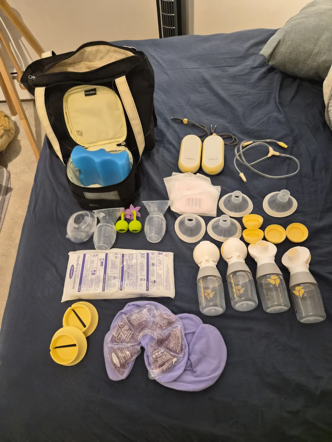 Medela Freestyle Flex Double Breast pump with Bag & Accessories