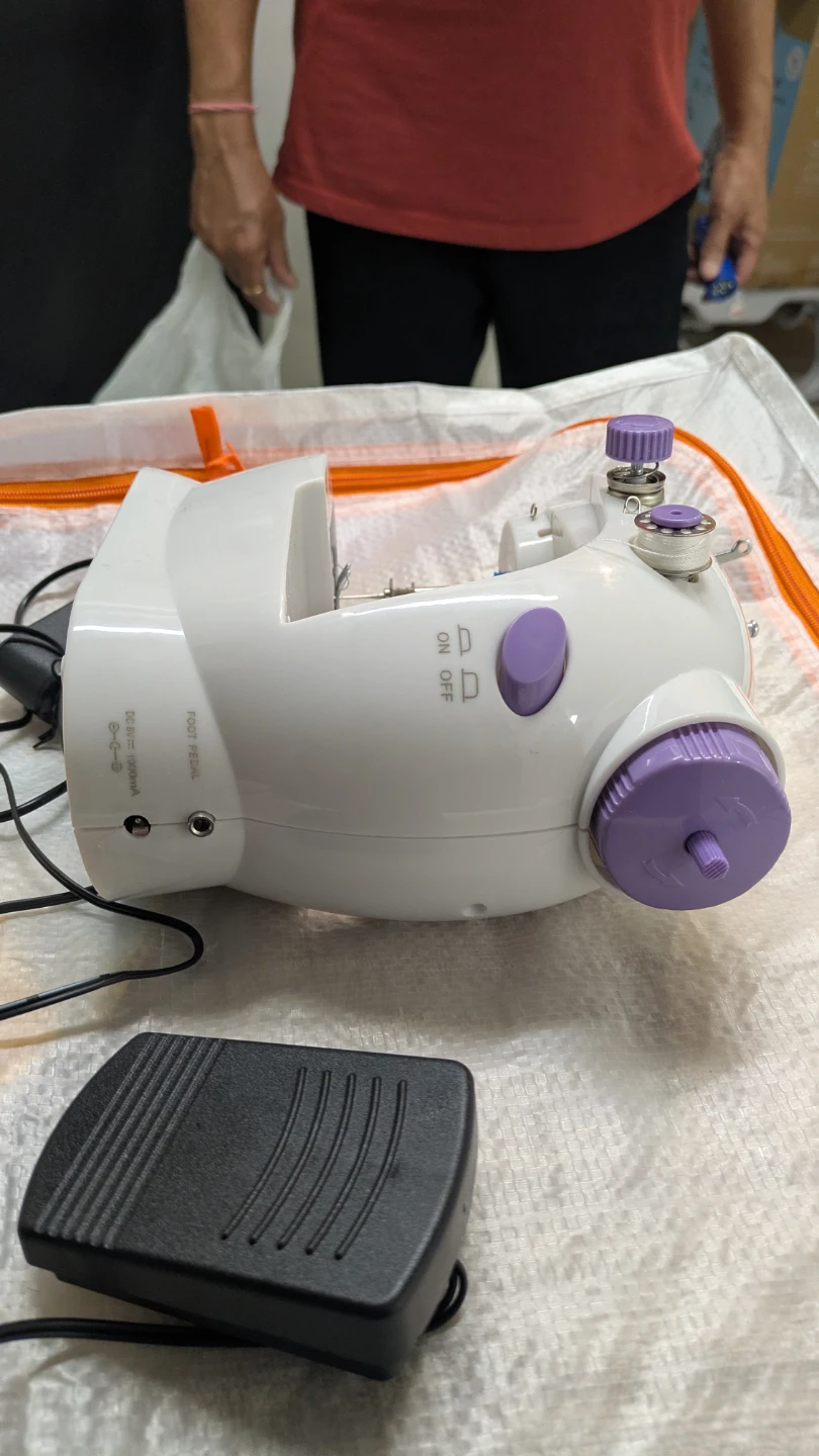 Portable Mini Sewing Machine - photo 4
