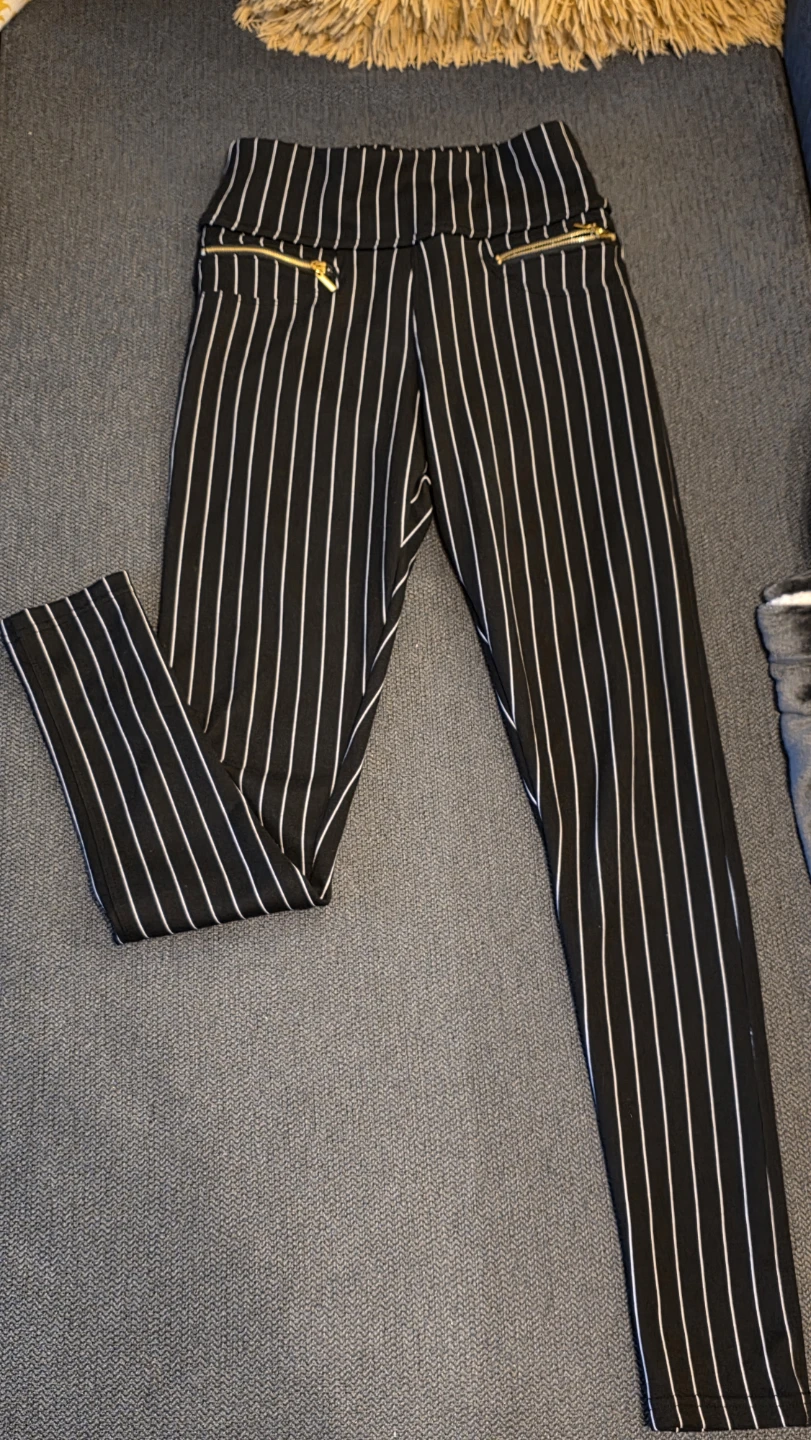 Streetwear Society Black Pinstripe Leggings Size S