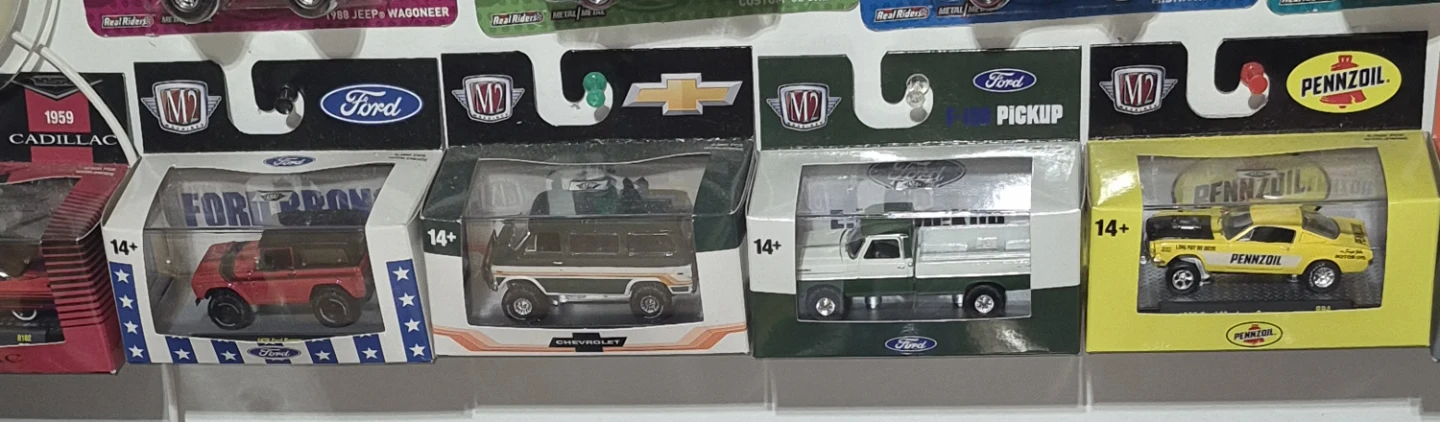 M2 Machines 1:64 Scale Model Car - photo 5