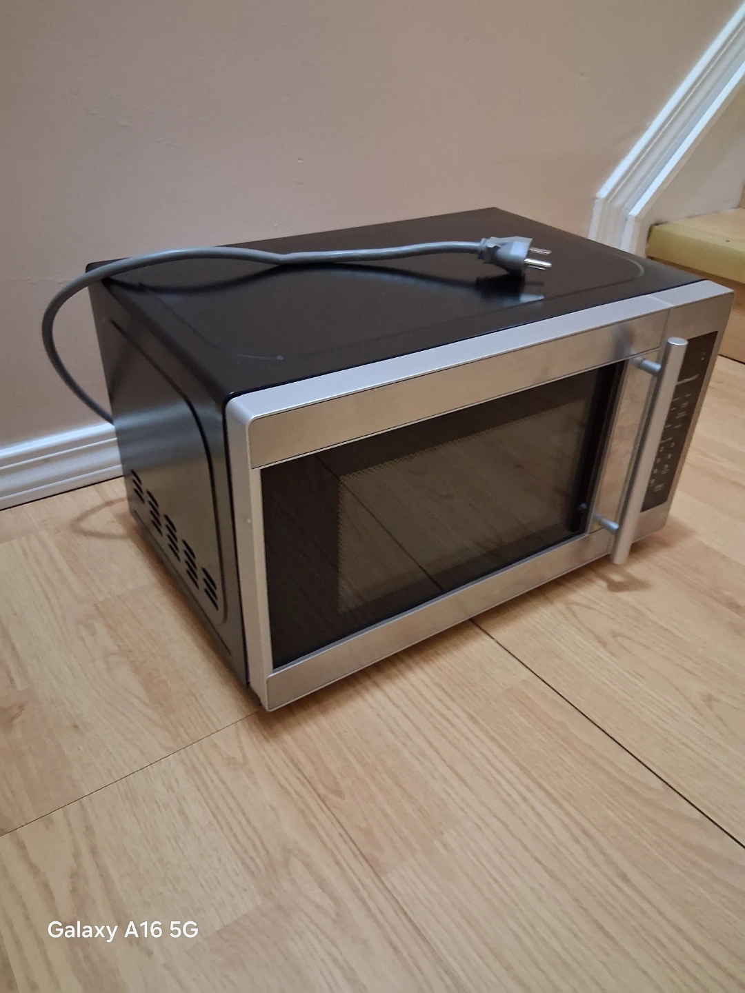 Hamilton Beach Stainless Steel Microwave - photo 4