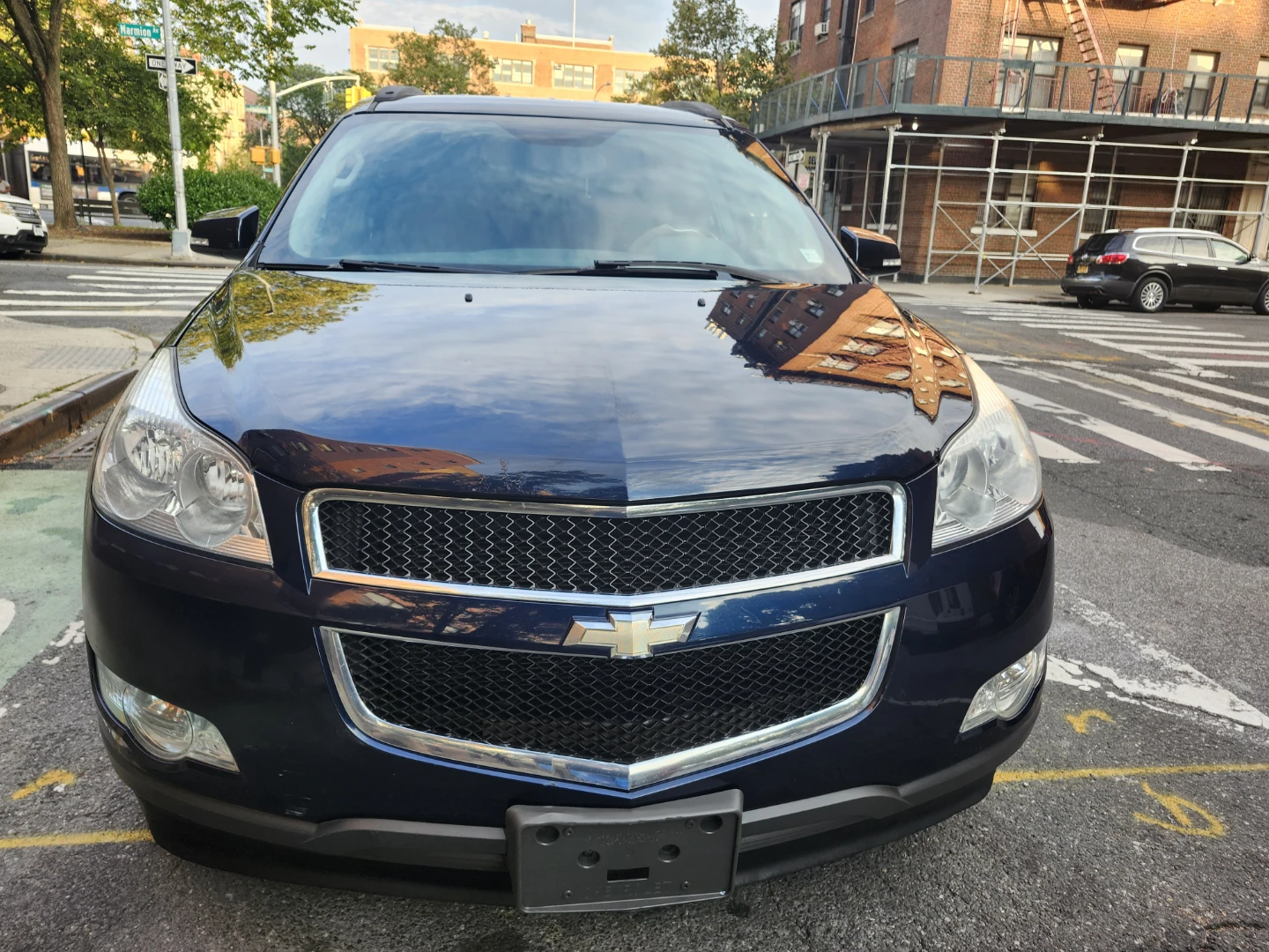 2012 Chevrolet Traverse LT SUV - photo 2