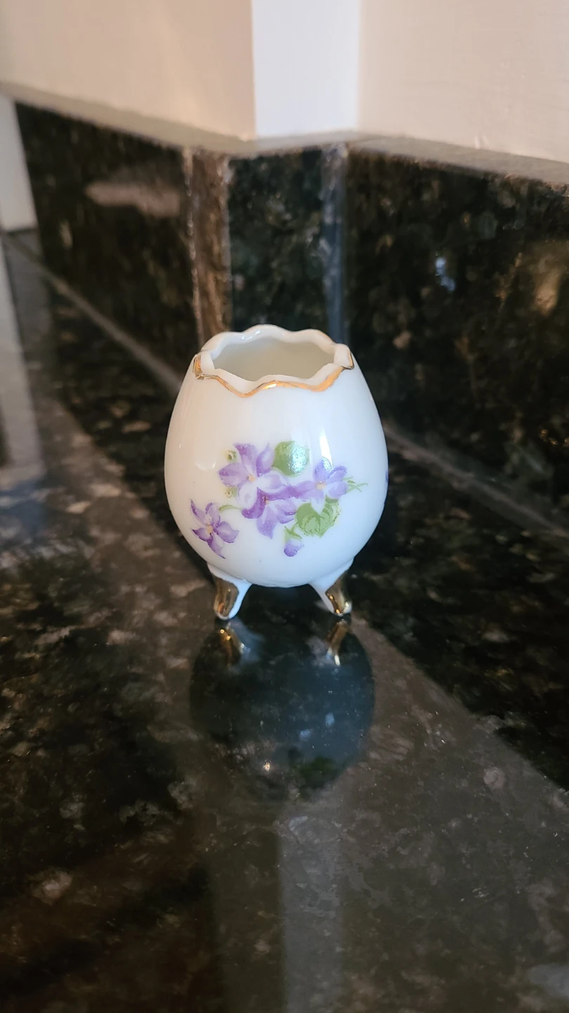 Small Floral Porcelain Footed Vase - photo 2