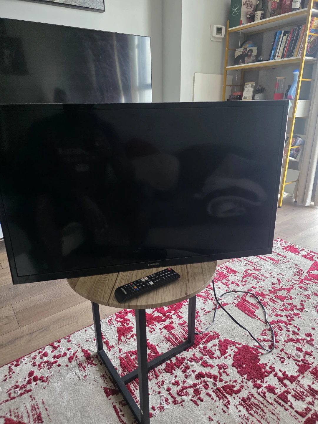 Samsung 32-inch LED Television - photo 2