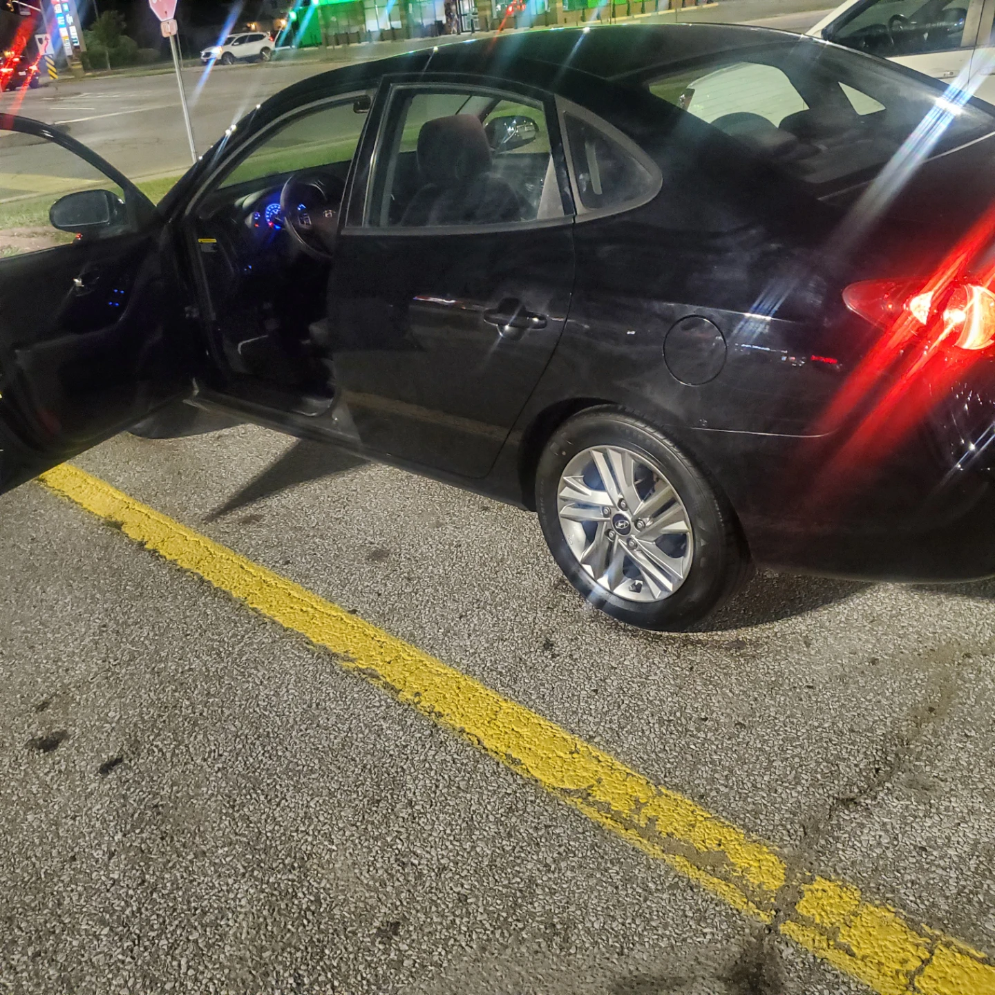 Black Hyundai Elantra Sedan - photo 2