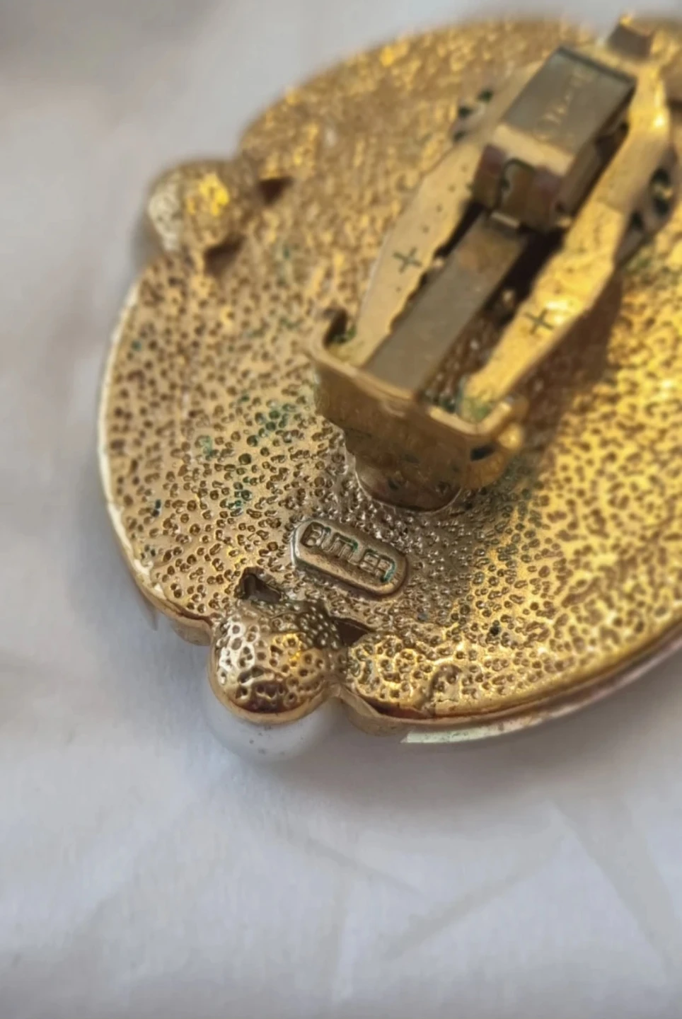 Vintage Butler Cameo Clip-On Earrings - photo 3