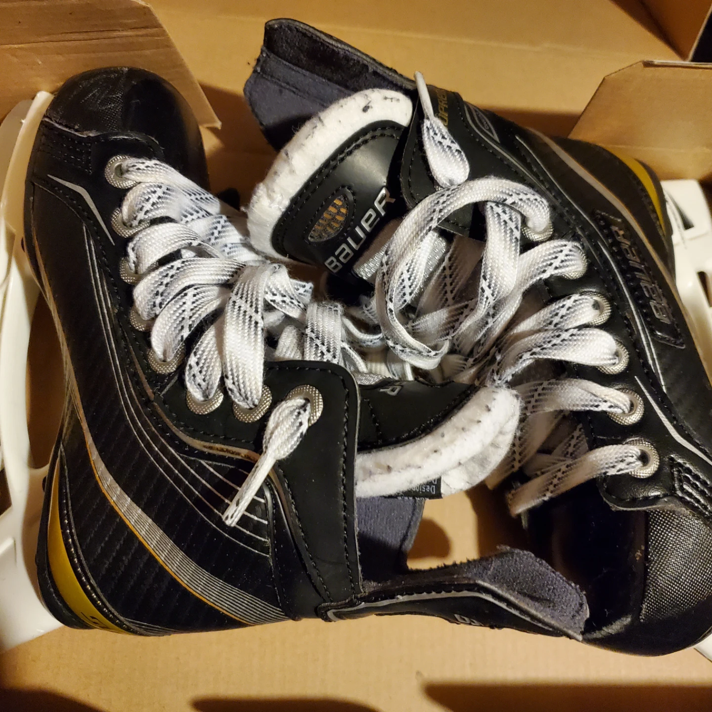 Bauer Supreme Hockey Ice Skates, size Y12 (29.5)