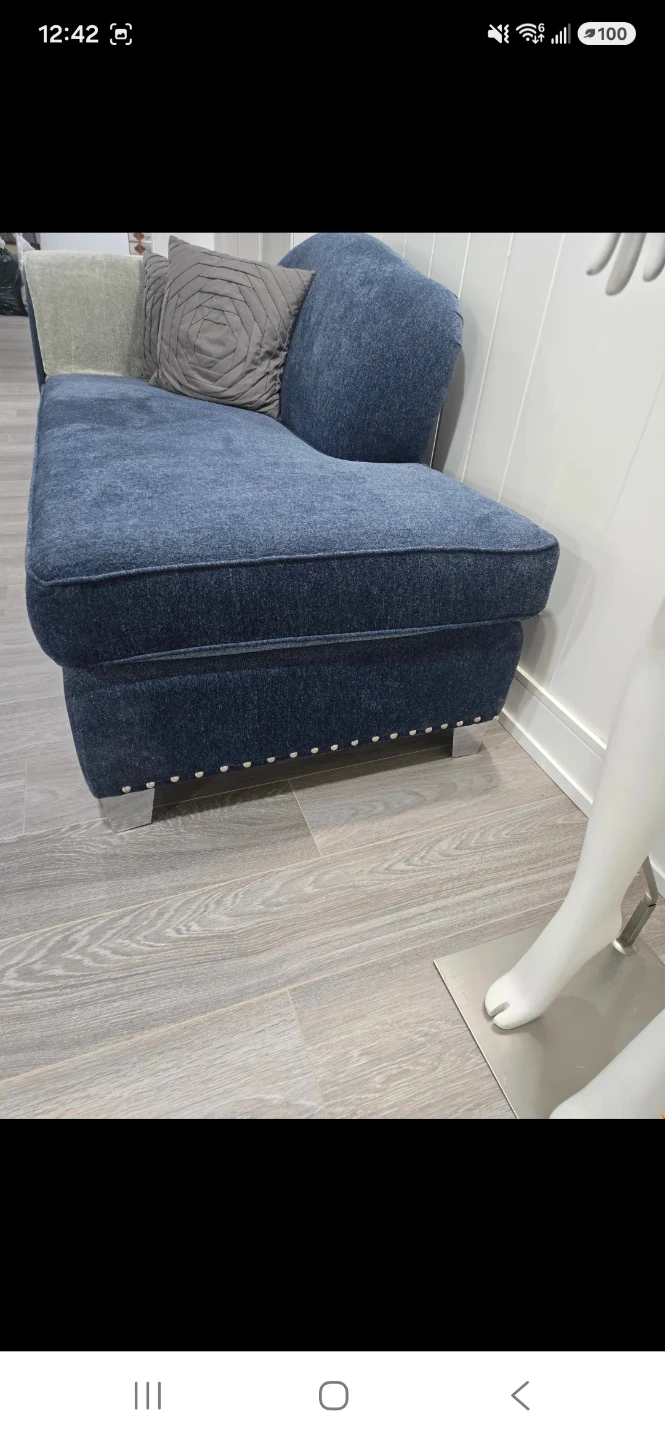 New! Blue Studded Fabric Chaise Lounge - photo 3
