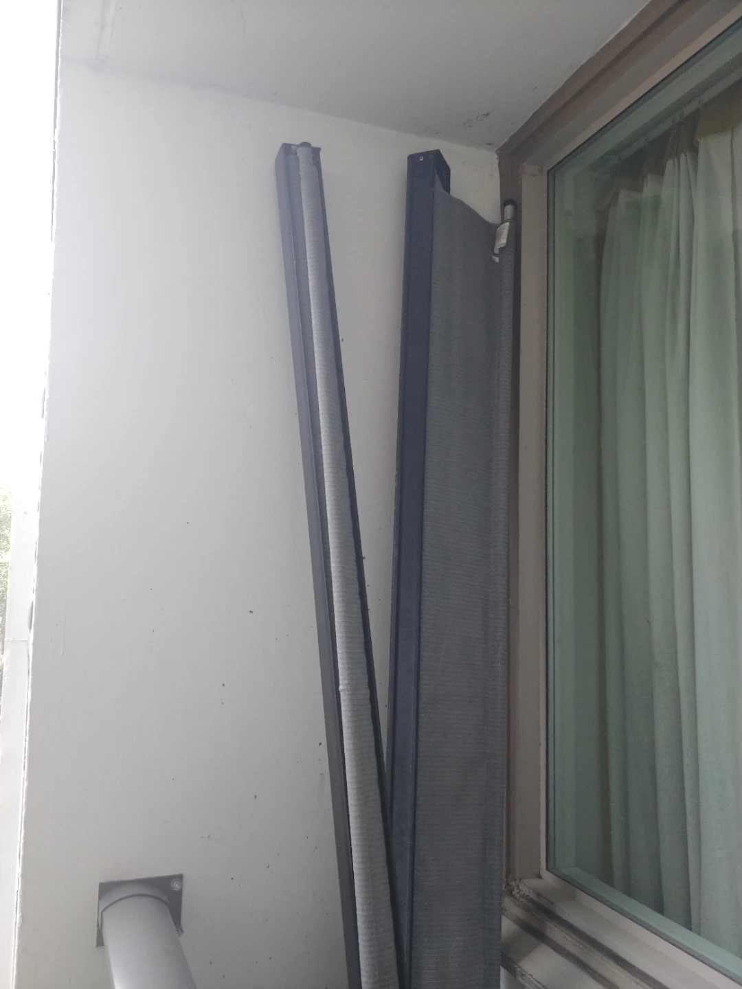 Retractable Balcony Privacy Screen - photo 4