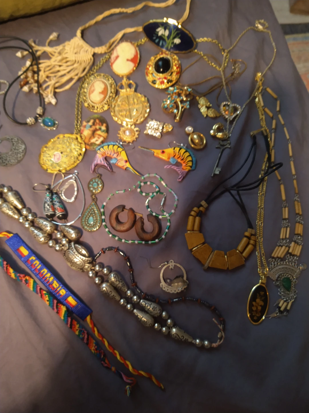 Assorted Vintage Costume Jewelry Collection - photo 3