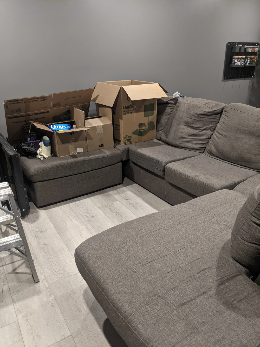 Grey sectional sofa with chaise - photo 3