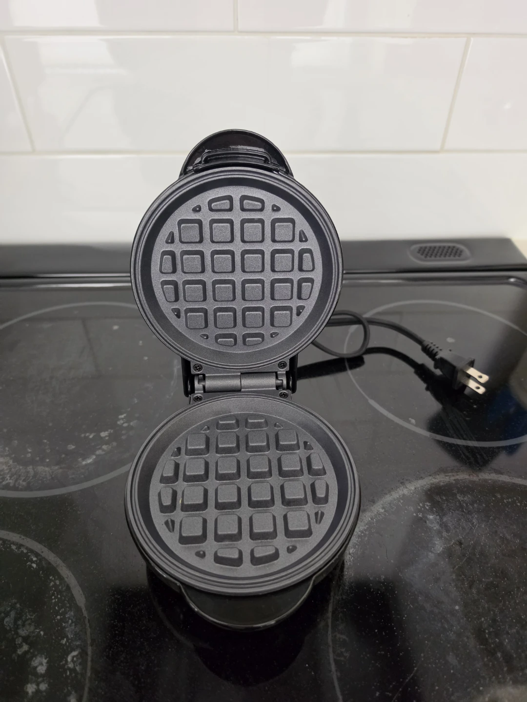 thinkkitchen Mini Waffle Maker - photo 2