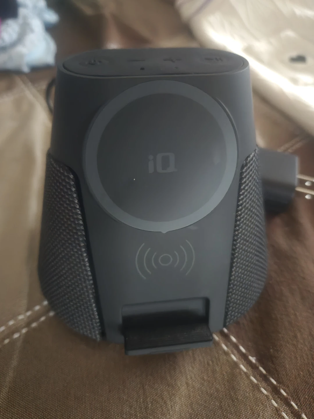 iQ Wireless Charging Speaker