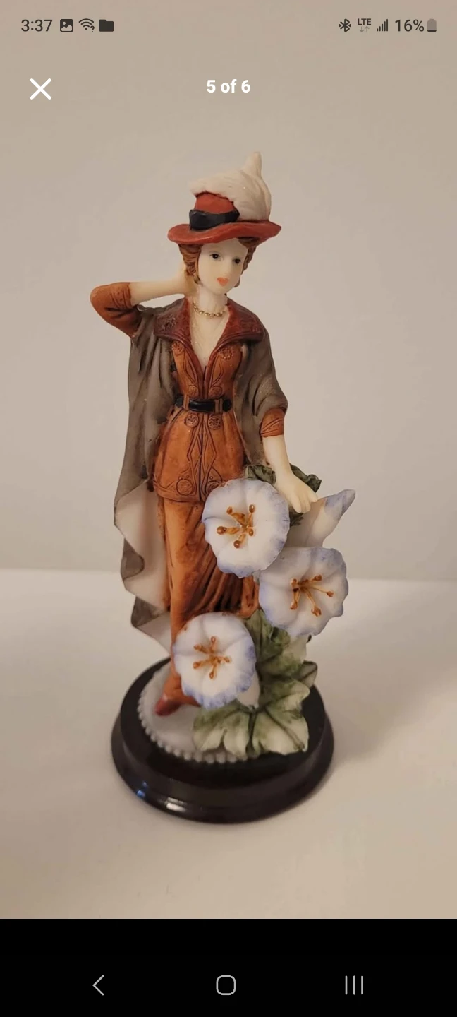 Vintage Porcelain Lady Figurine - photo 4