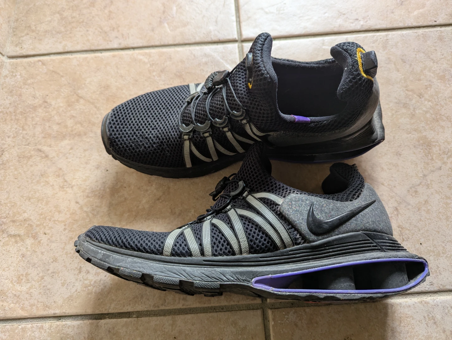 Nike Air Shox Nova Running Shoes