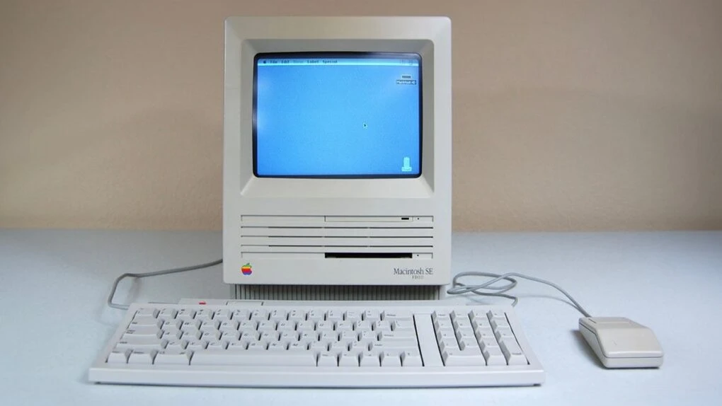 40 yr old working Macintosh SE Superdrive, HDD, keyboard, mouse
