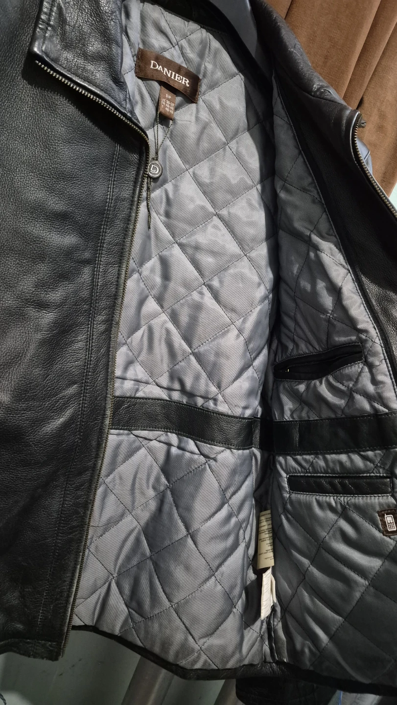 Danier Men's Leather Jacket - photo 3