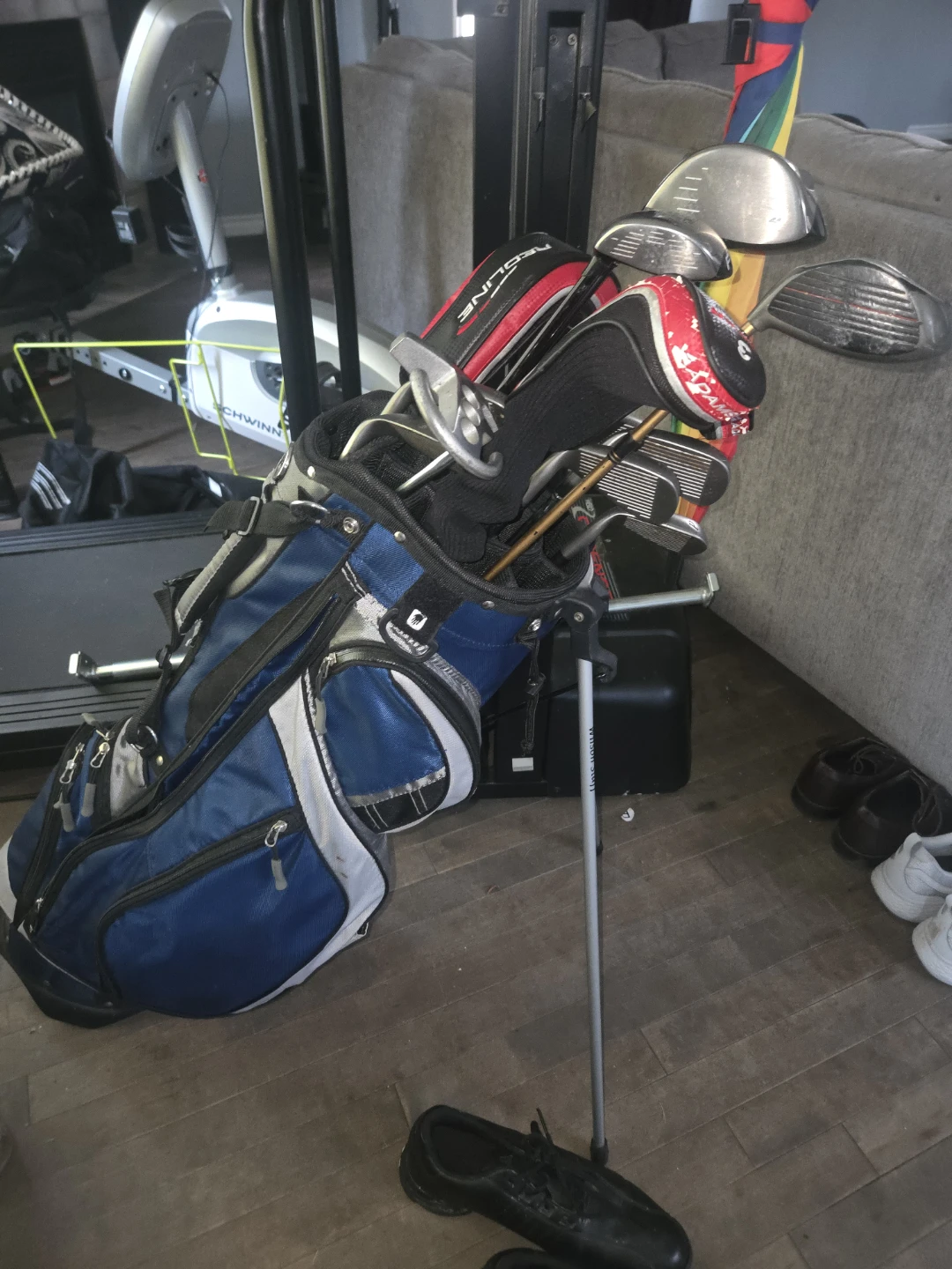 Golf clubs bag and shoes - photo 2