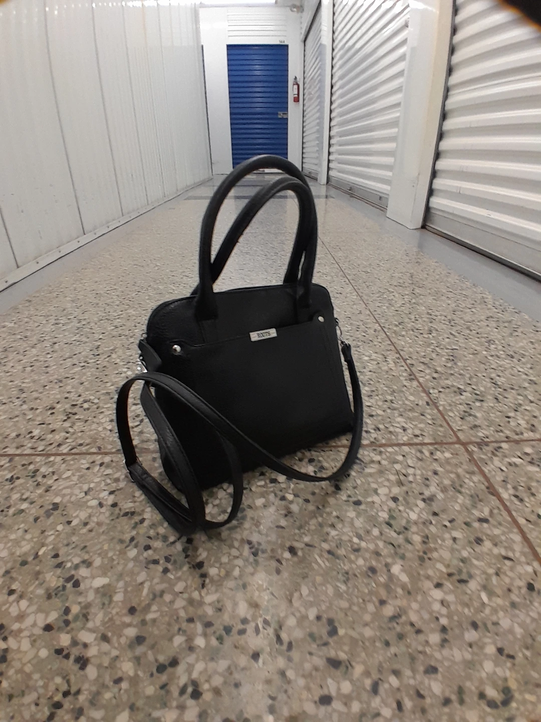 Roots black handbag Women's  25x20 - photo 3