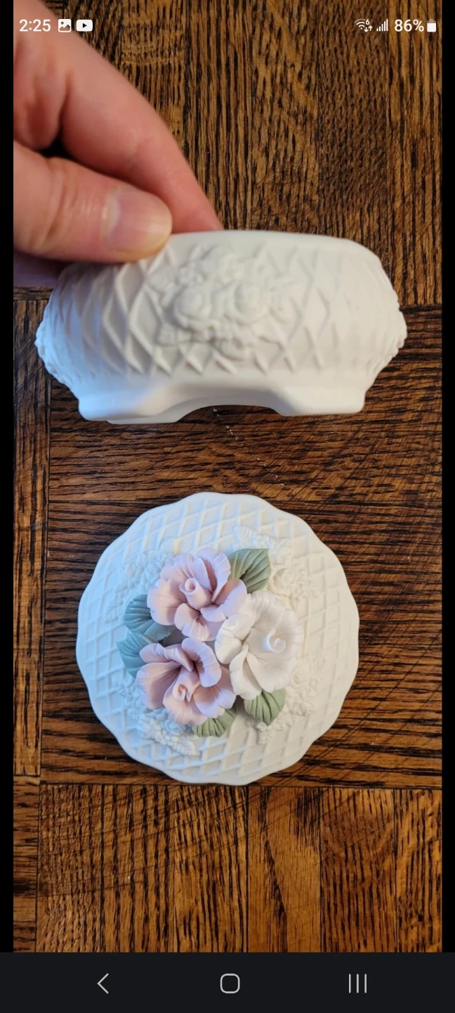 Shiah Yih Porcelain Floral Trinket Box - photo 4