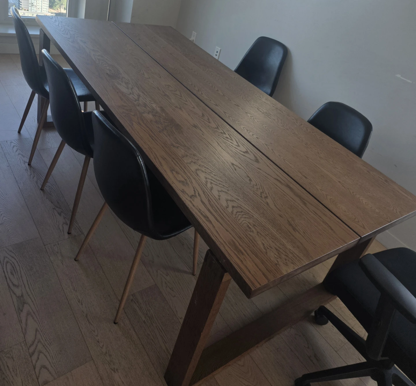 Morbylanga Table with Chairs