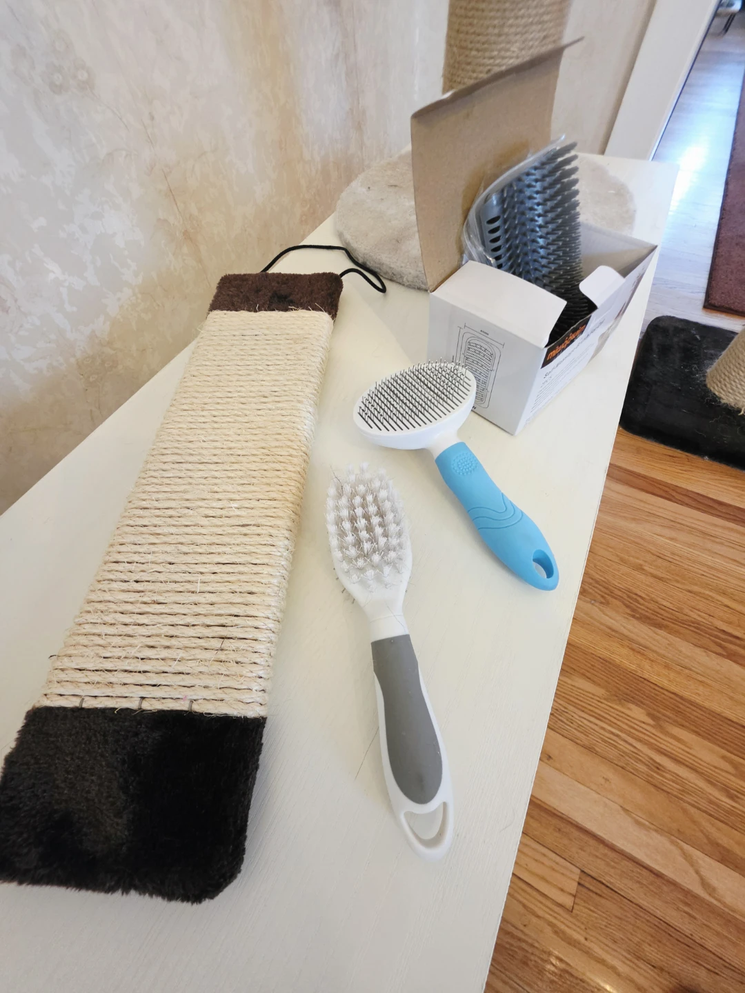 Cat scratch post bundle