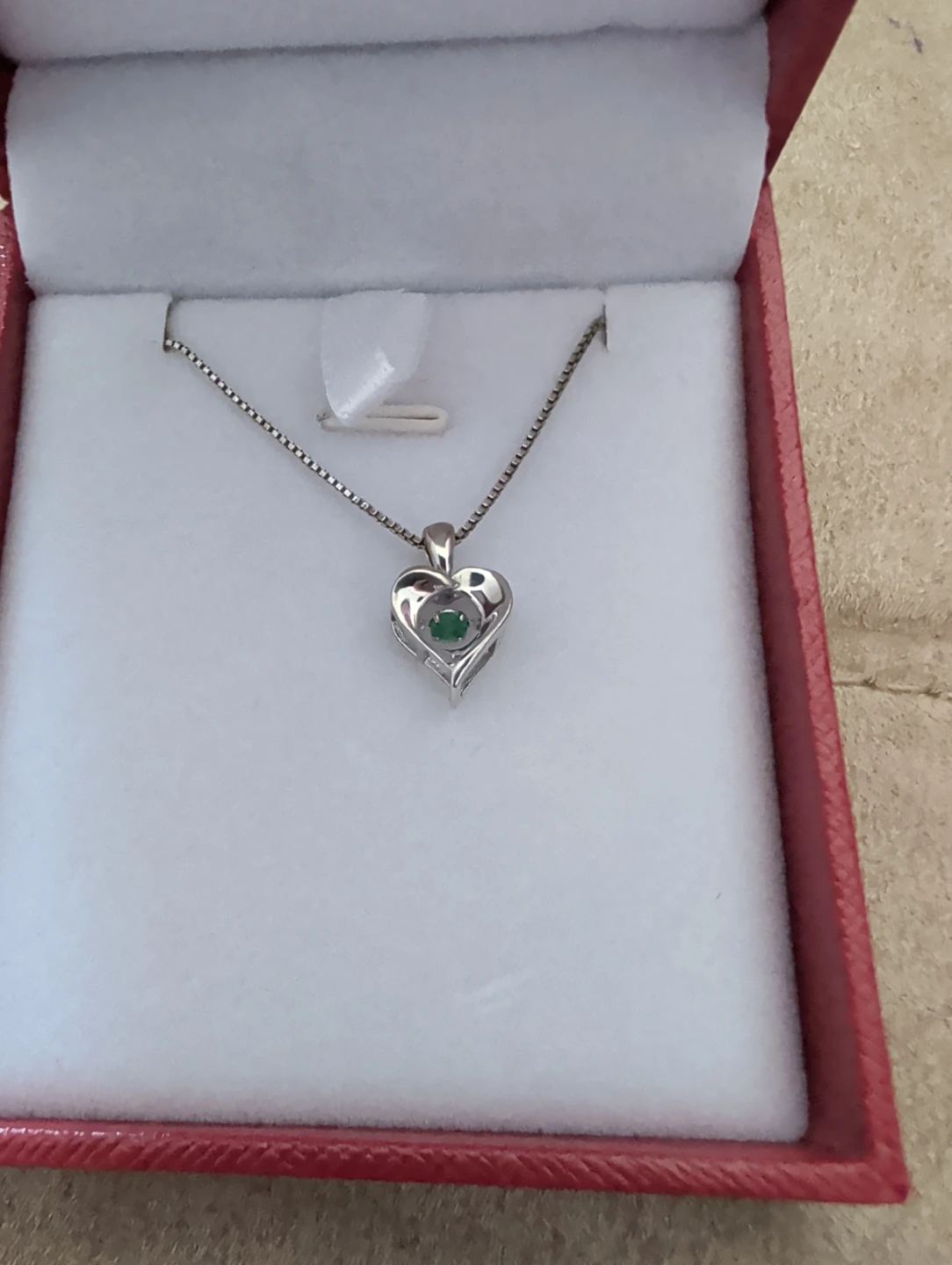 Emerald pulse silver heart necklace