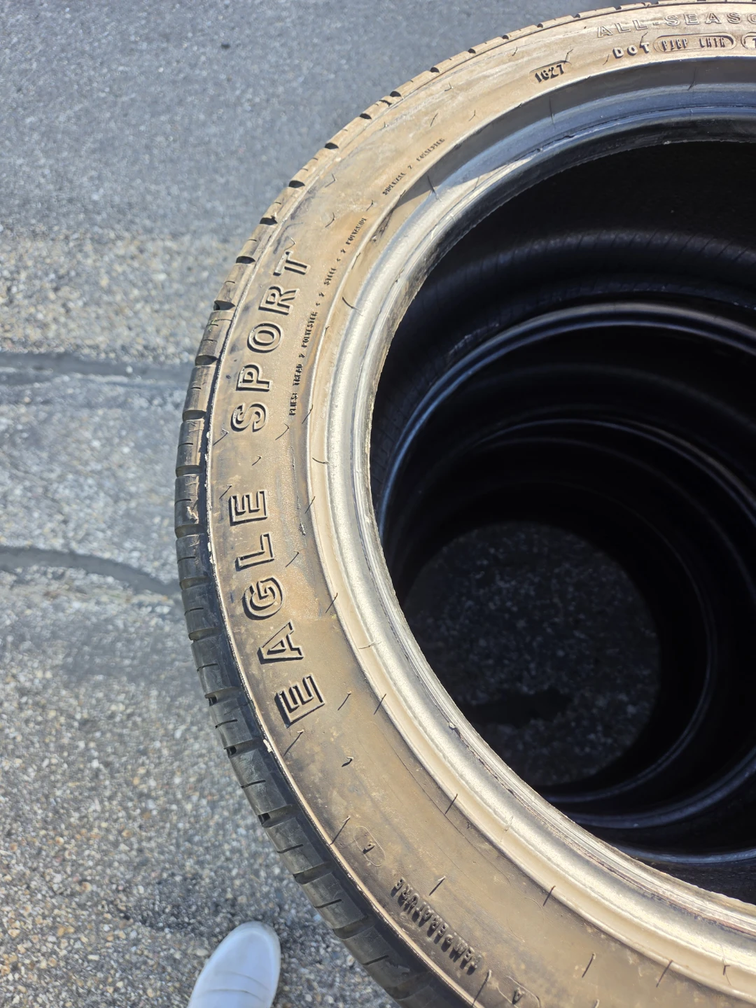 Goodyear Eagle Sport  235/45R17 - photo 2