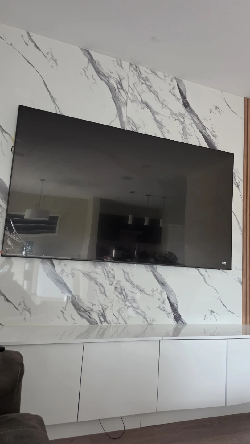 85 inches Samsung Smart TV - photo 2