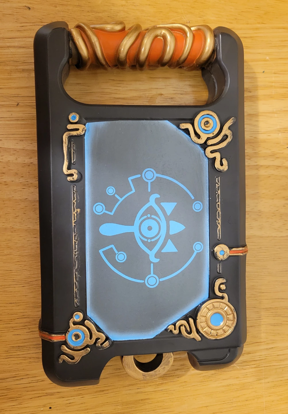 The Legend of Zelda Sheikah Slate Resin Props Collectible - photo 3