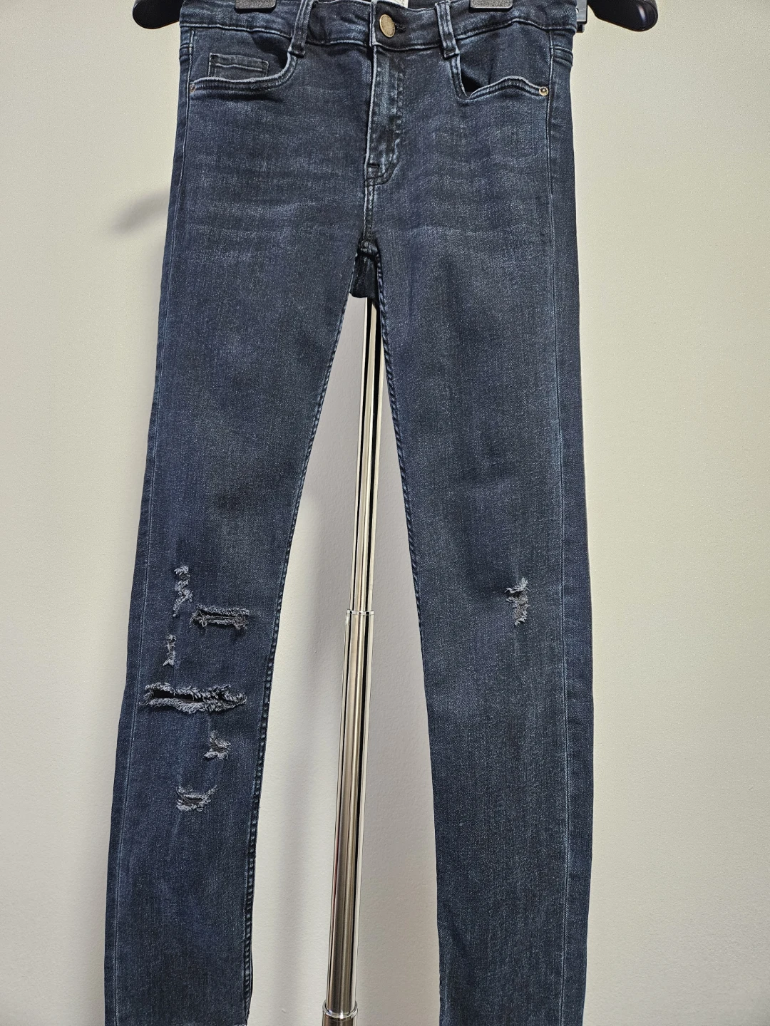 Zara Trafaluc Distressed Jeans