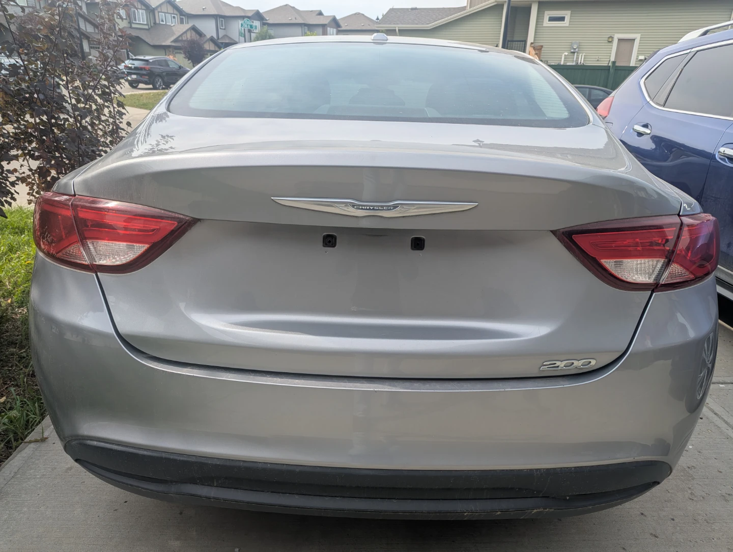 $8500 2017 Chrysler 200. 4 cylinder 2.4L, 117,000Km i - photo 4