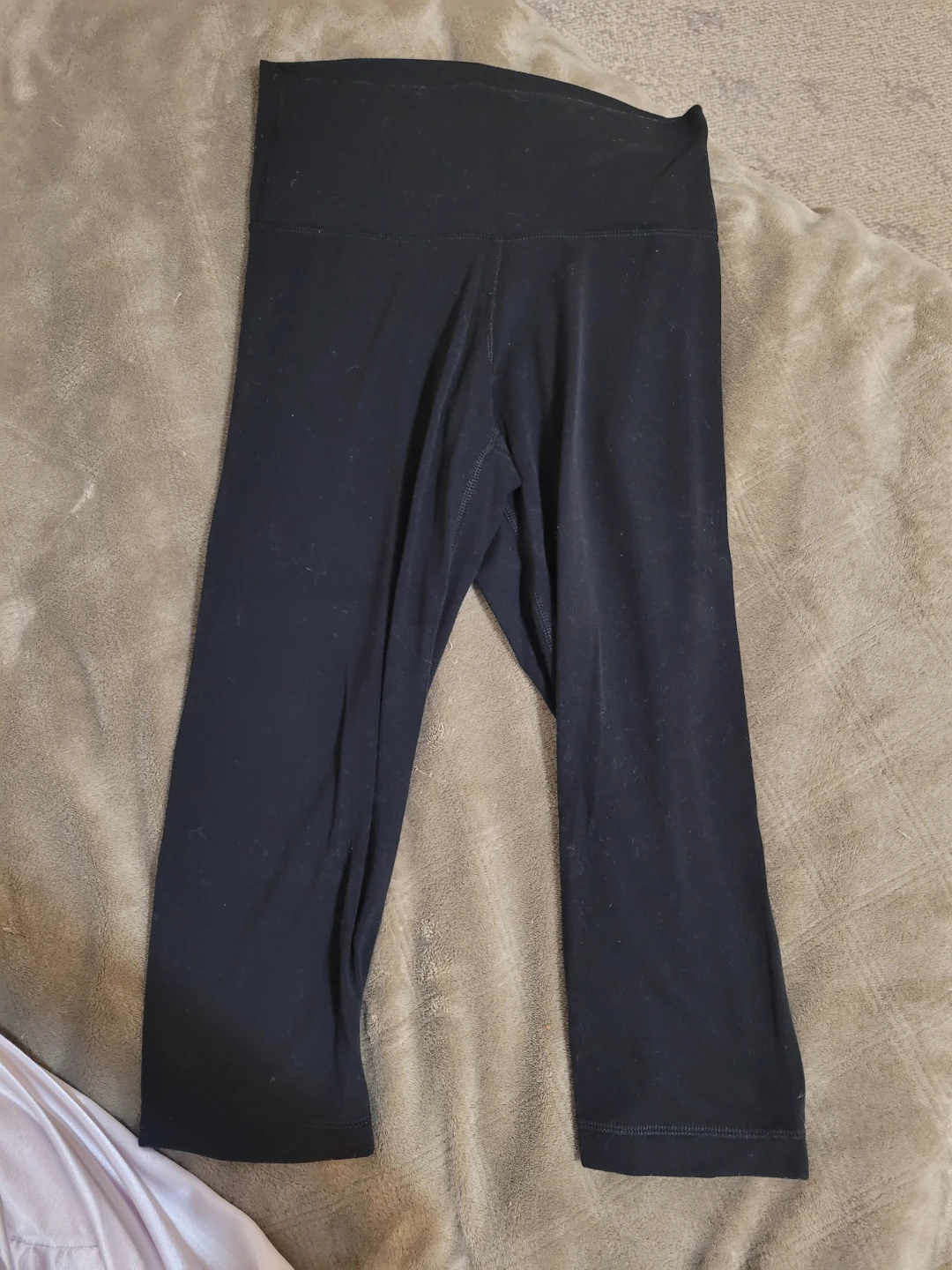 Tna Black Capris