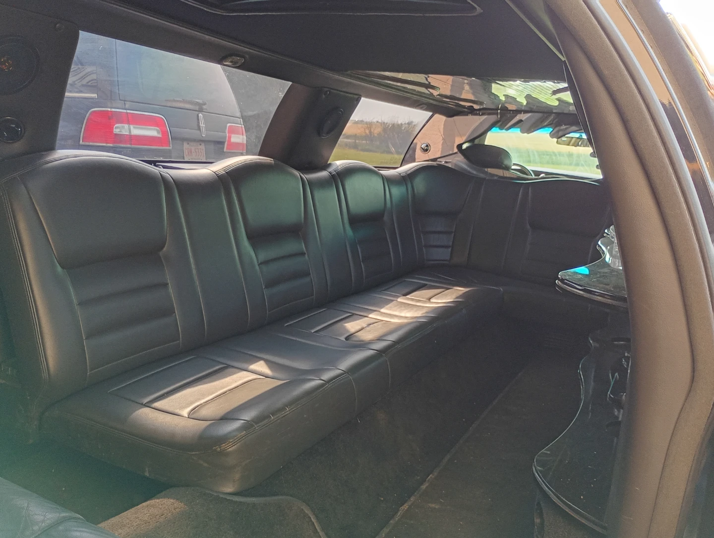 10 pass. Lincoln limo - photo 3