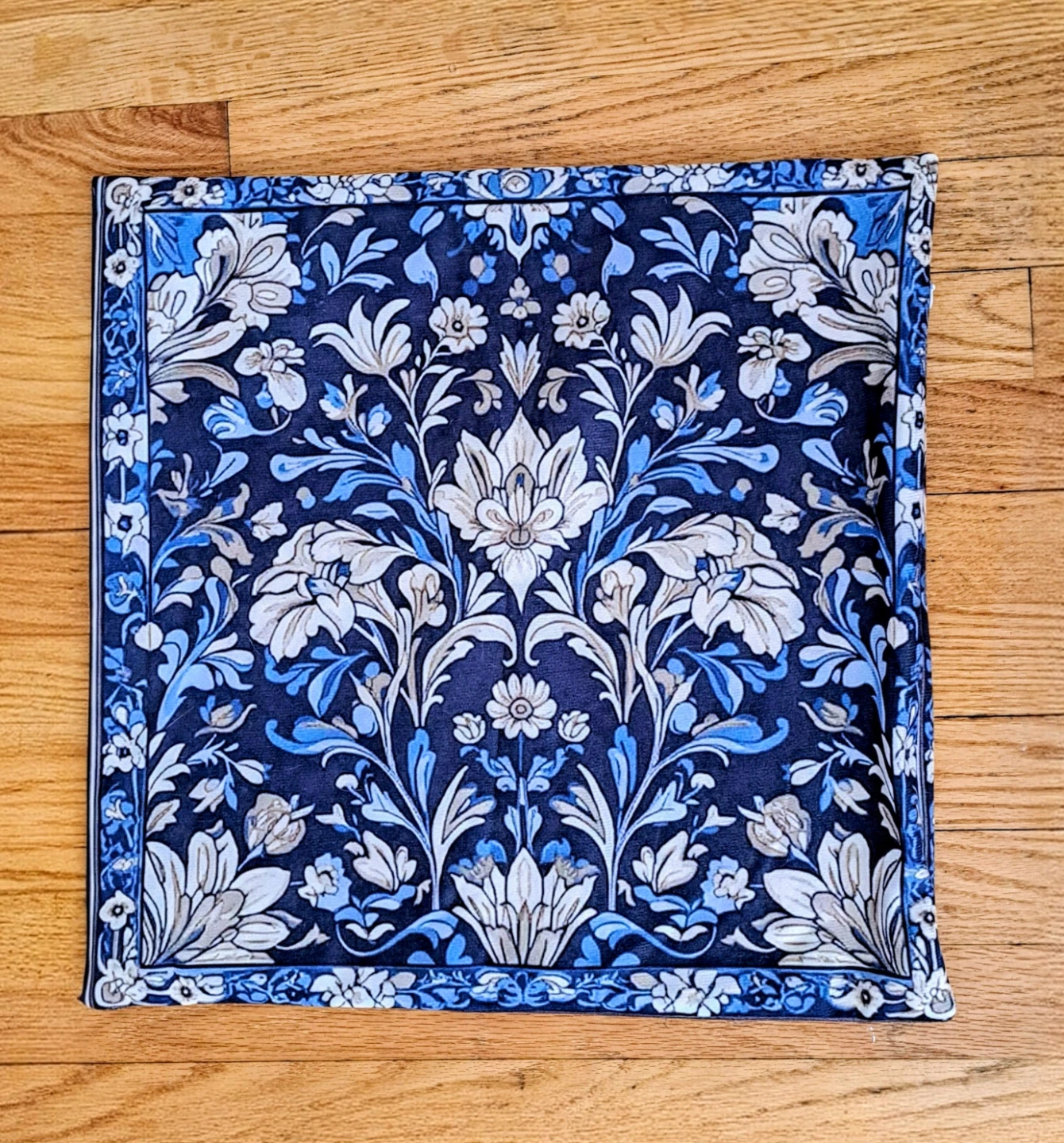 Two William Morris Style Cushion Covers - photo 3