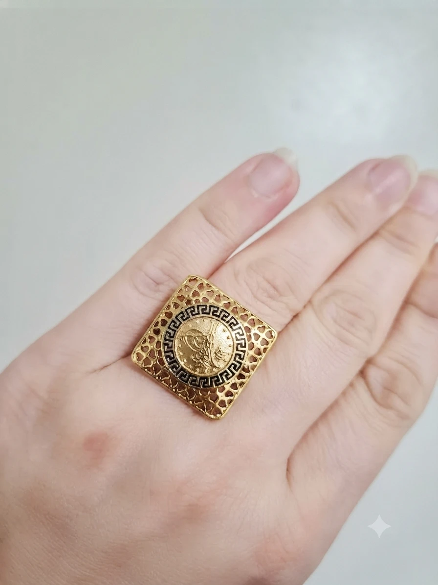 Gold-tone Square Coin Ring - photo 2