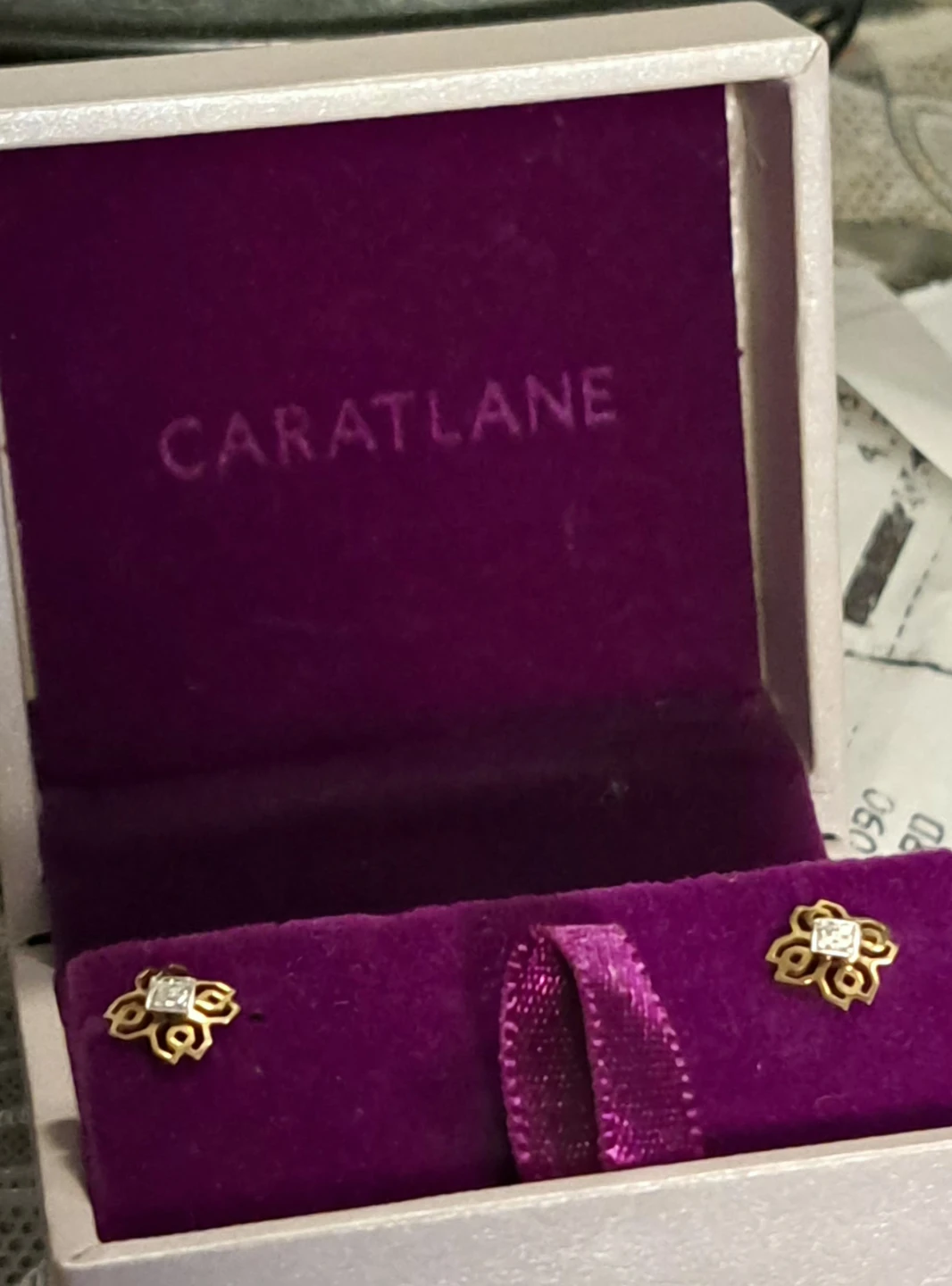 CaratLane real gold and diamond stud earrings - photo 3
