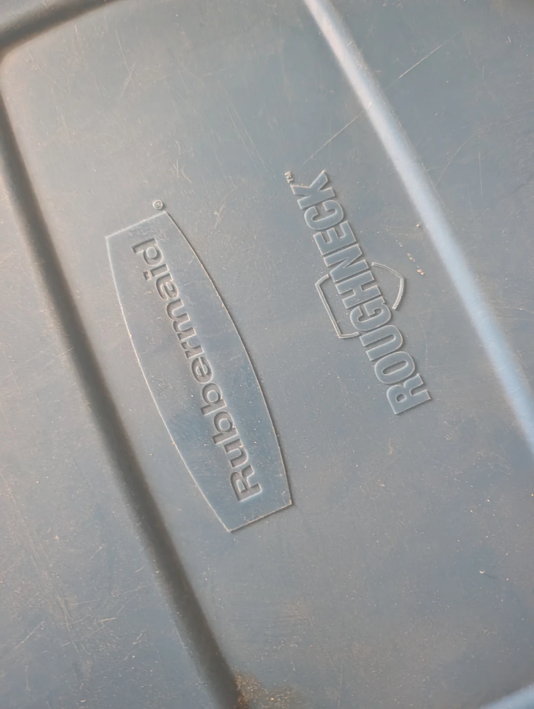 Two - Rubbermaid Roughneck Storage Bin 53 L - photo 3