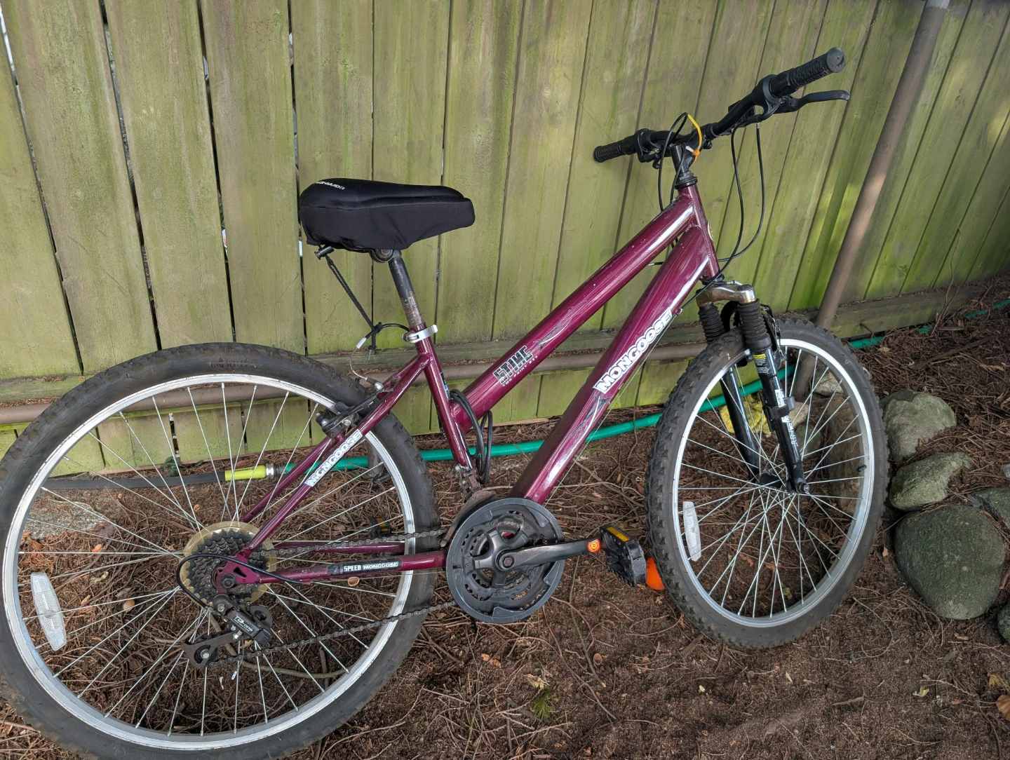 Mongoose Status 2.4 Mountain Bike