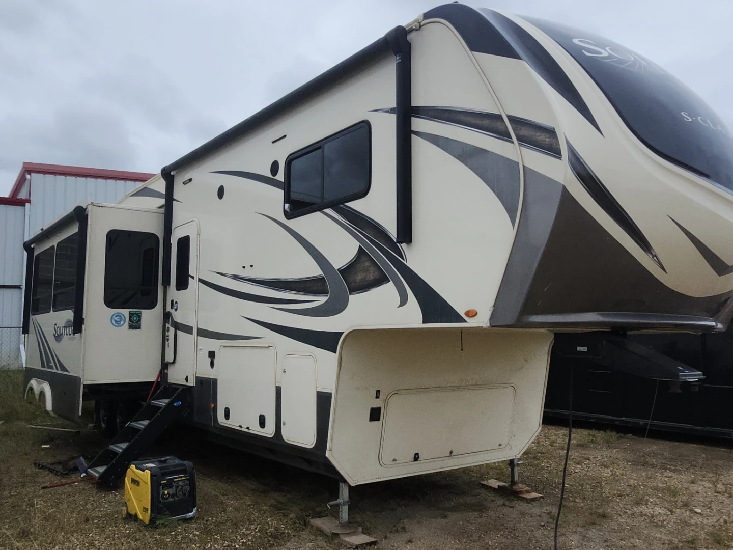 Fifth wheel 40 foot trailer - photo 3