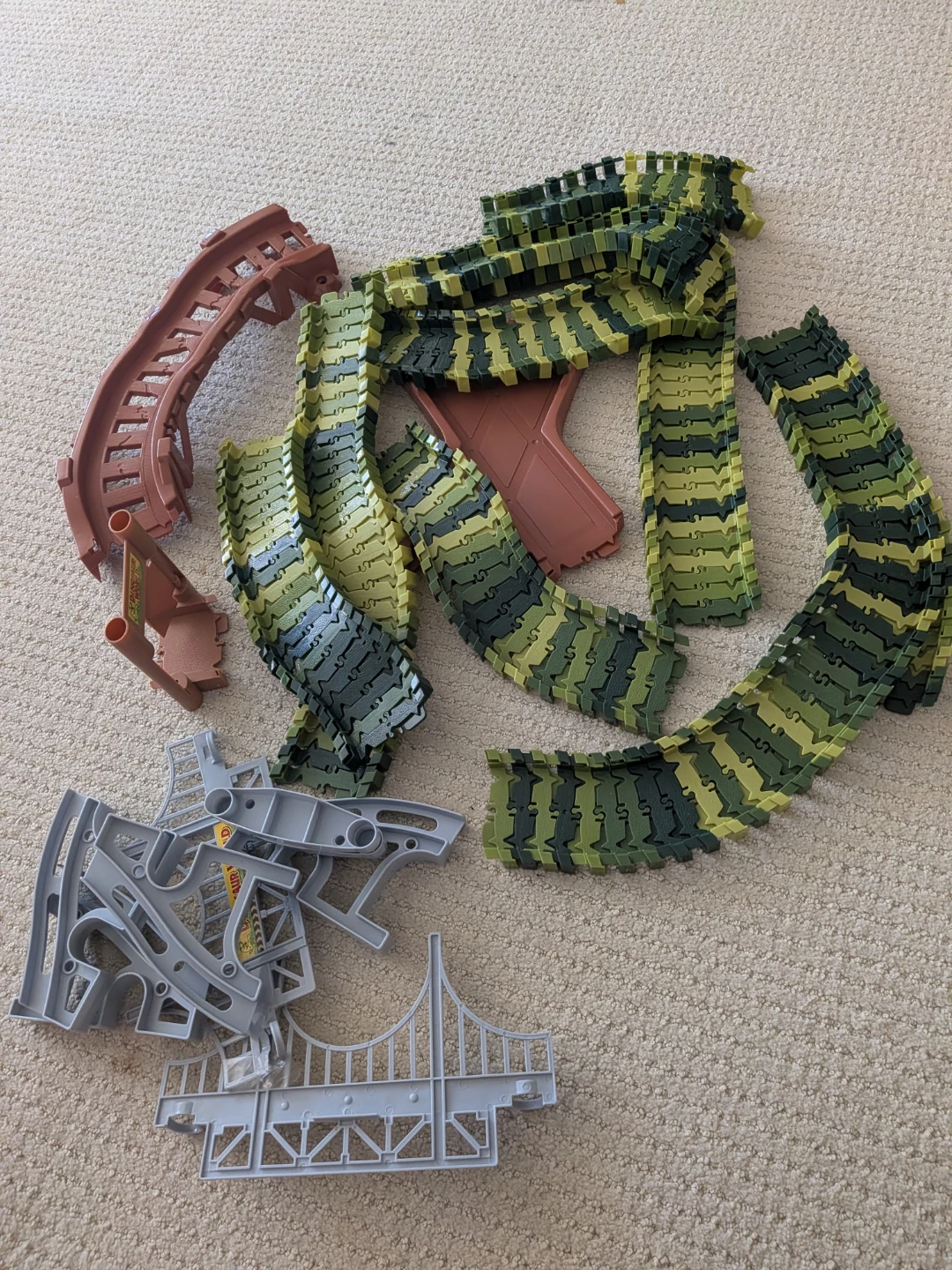 Dinosaur World Flexible Track Set - photo 3