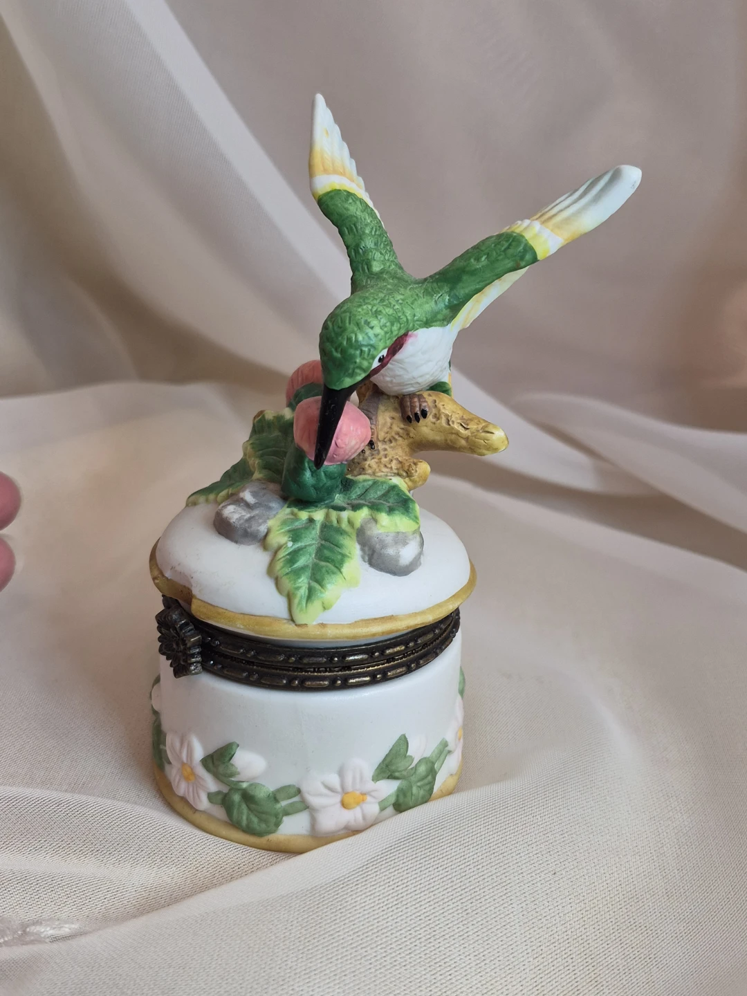 So Cute 5" tall Porcelain Hummingbird Trinket Box - photo 5