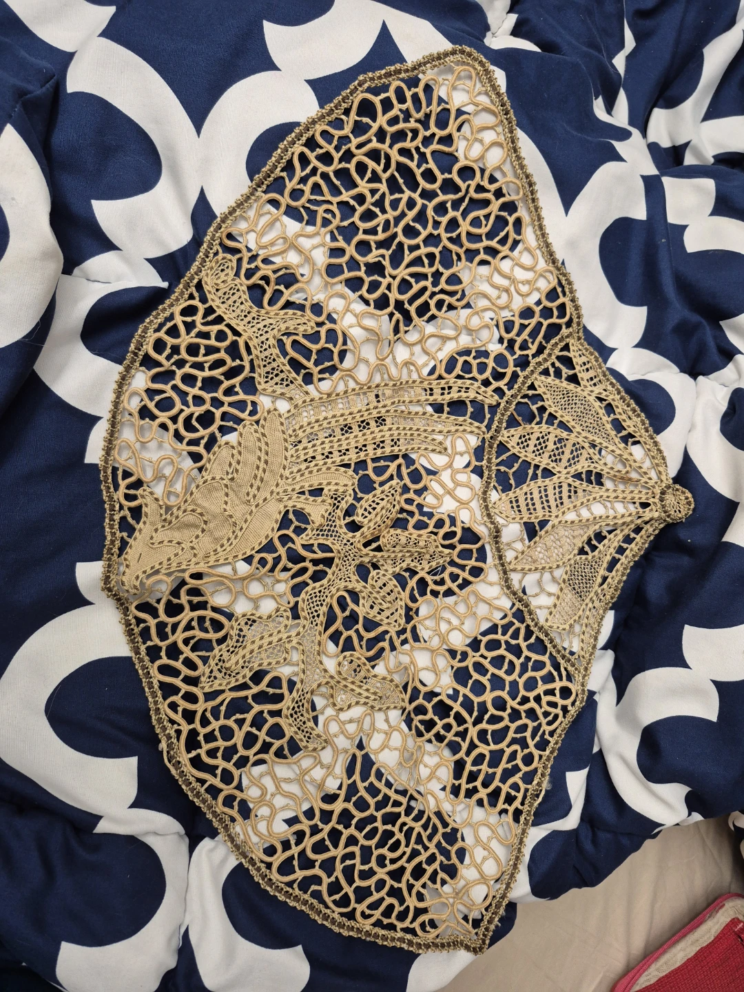 Vintage handmade Beige Lace Doily Table Mat - photo 3