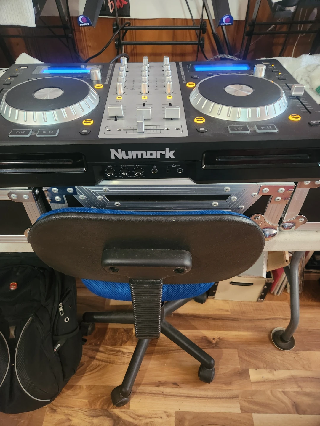 Numark NMX Professional DJ Controller - photo 2