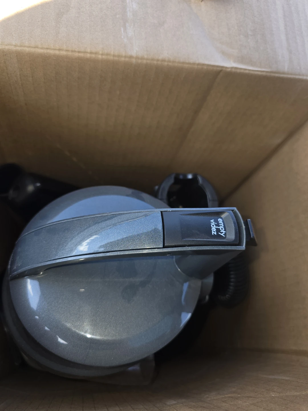 Bissell AeroSwift Compact Upright Bagless Vacuum - photo 2